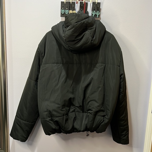 Oversized Black Puffer Jacket - Picture 6 of 8